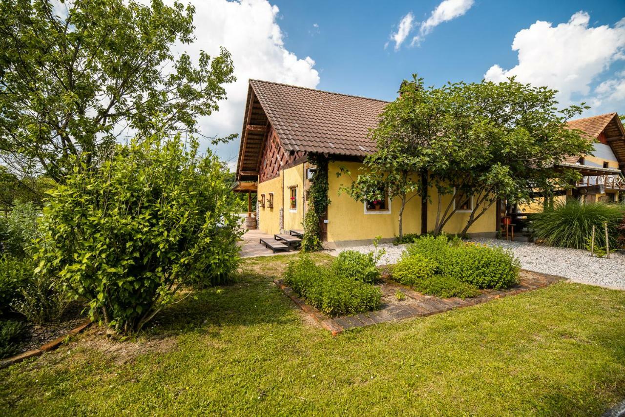 Apartment With Sauna Pr' Geci Dobova Luaran gambar